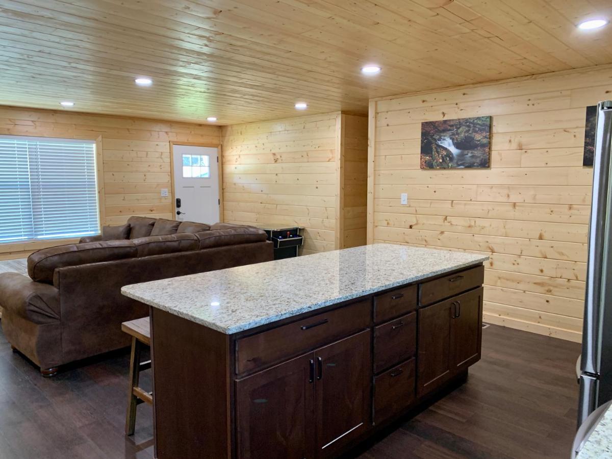 The Brick House: Brand New! 3 Bedroom Home With Private Driveway Pigeon Forge Extérieur photo
