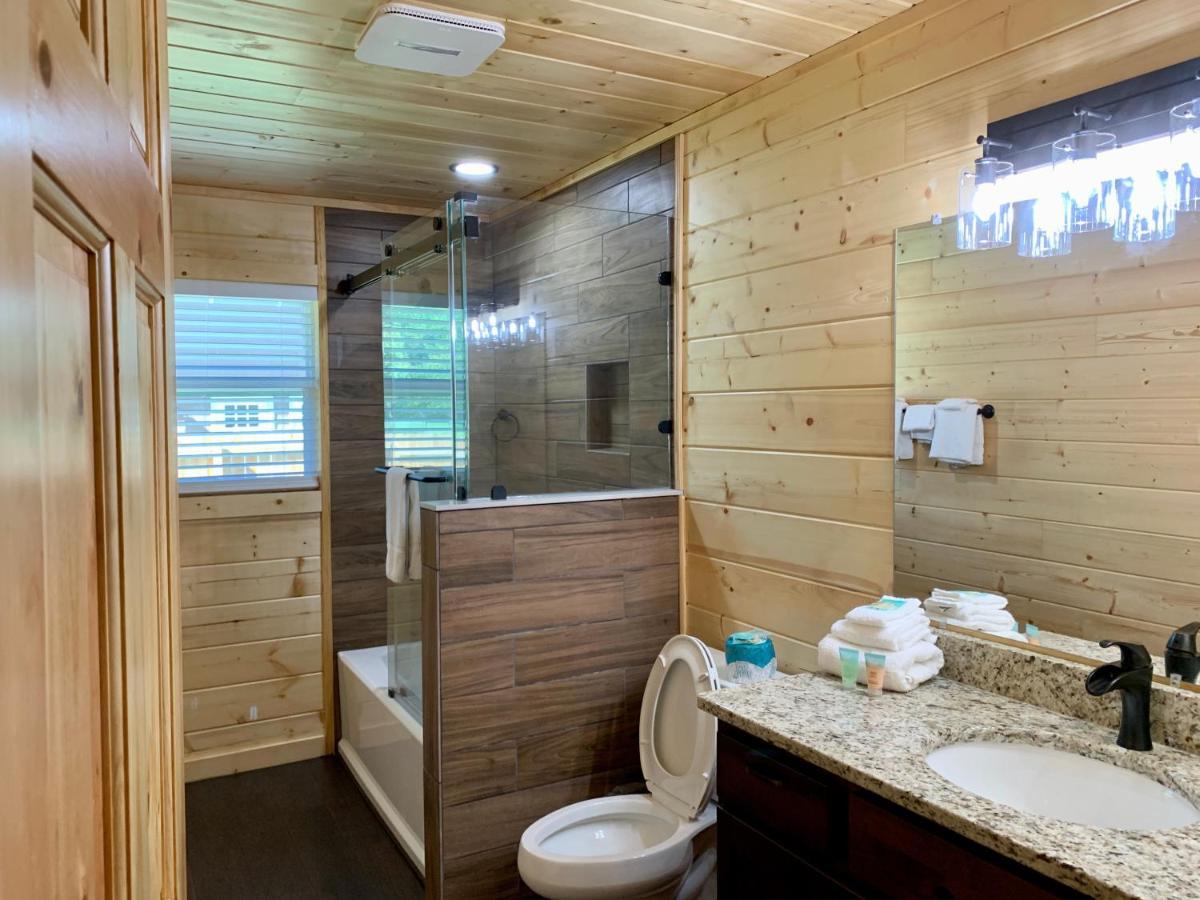 The Brick House: Brand New! 3 Bedroom Home With Private Driveway Pigeon Forge Extérieur photo