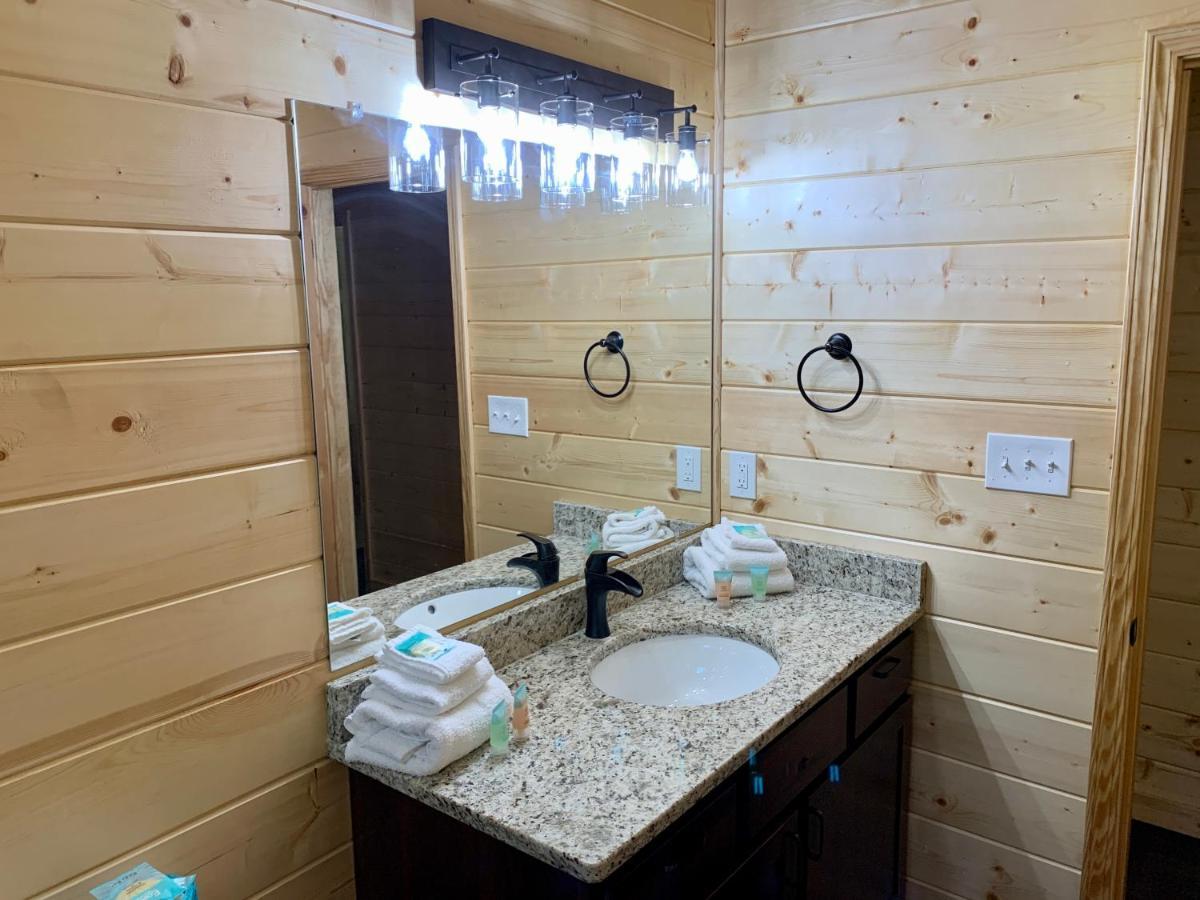 The Brick House: Brand New! 3 Bedroom Home With Private Driveway Pigeon Forge Extérieur photo