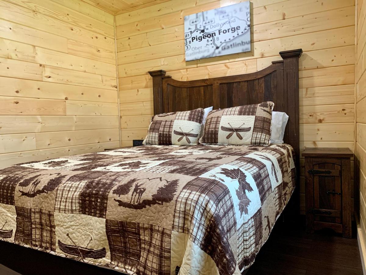 The Brick House: Brand New! 3 Bedroom Home With Private Driveway Pigeon Forge Extérieur photo