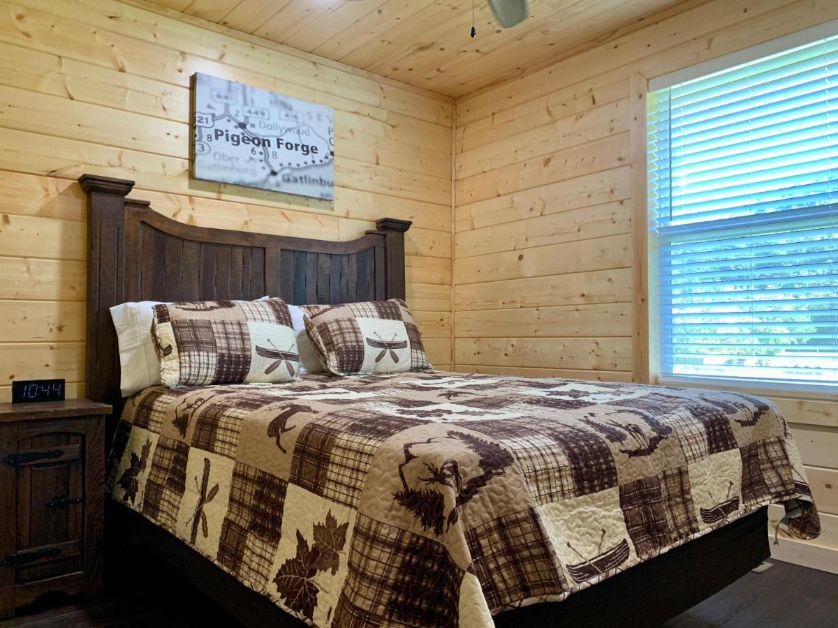 The Brick House: Brand New! 3 Bedroom Home With Private Driveway Pigeon Forge Extérieur photo
